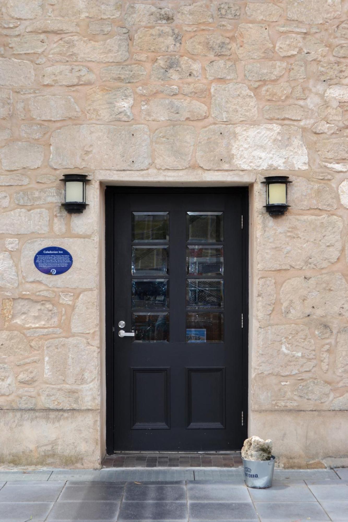 Caledonian Inn Роб Экстерьер фото