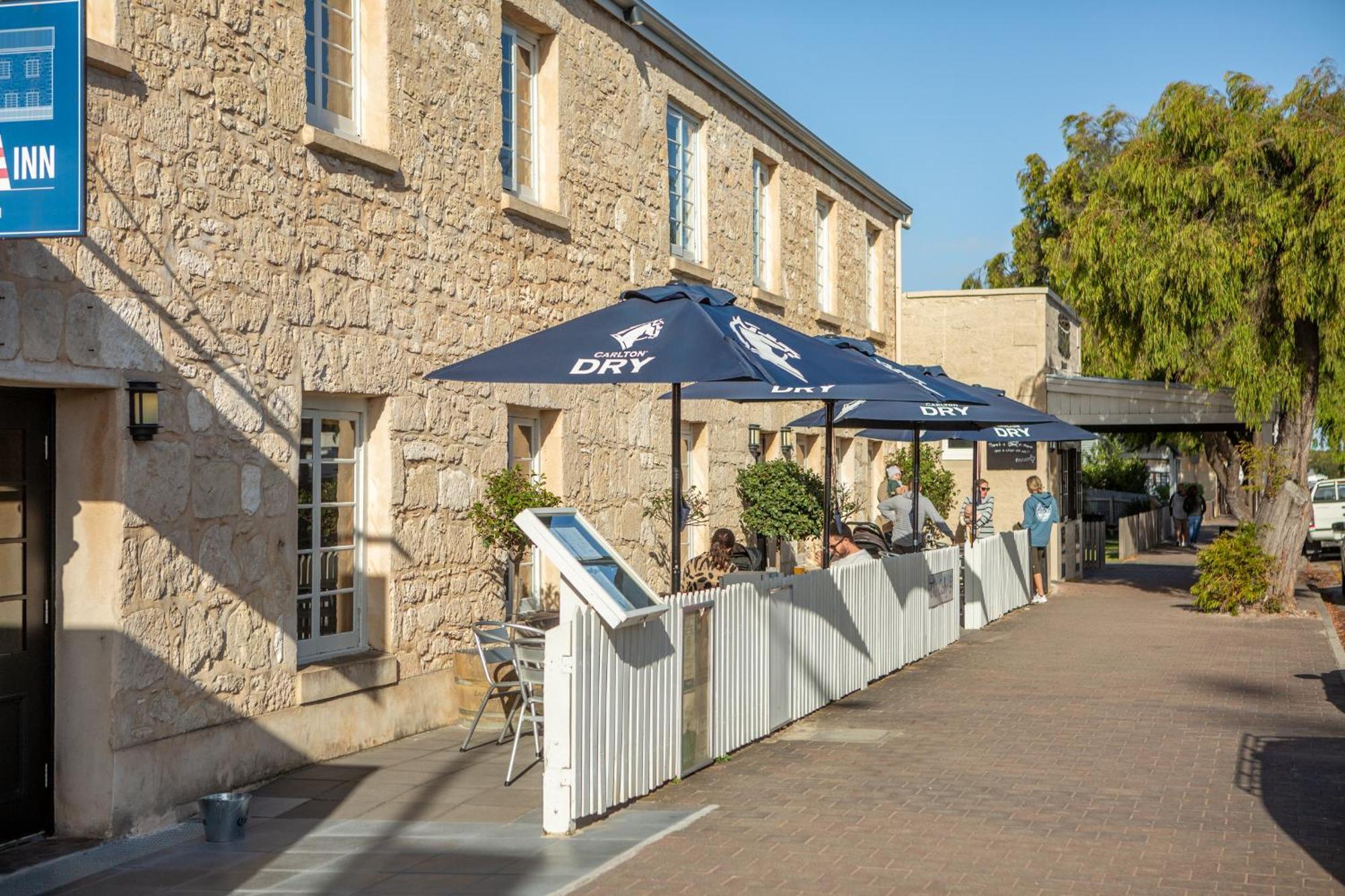 Caledonian Inn Роб Экстерьер фото