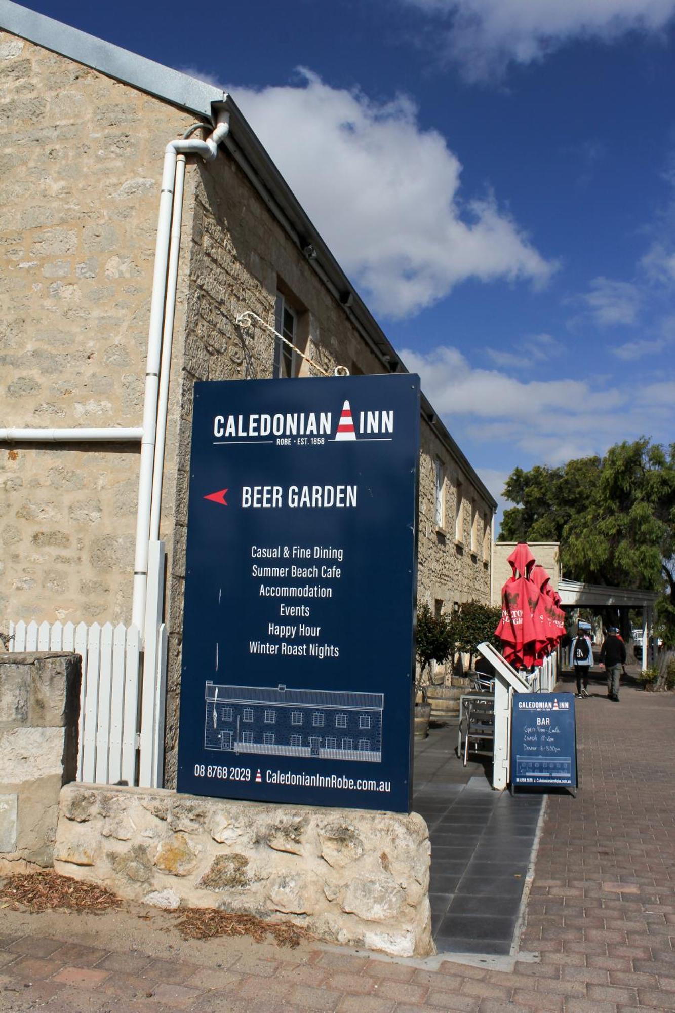 Caledonian Inn Роб Экстерьер фото
