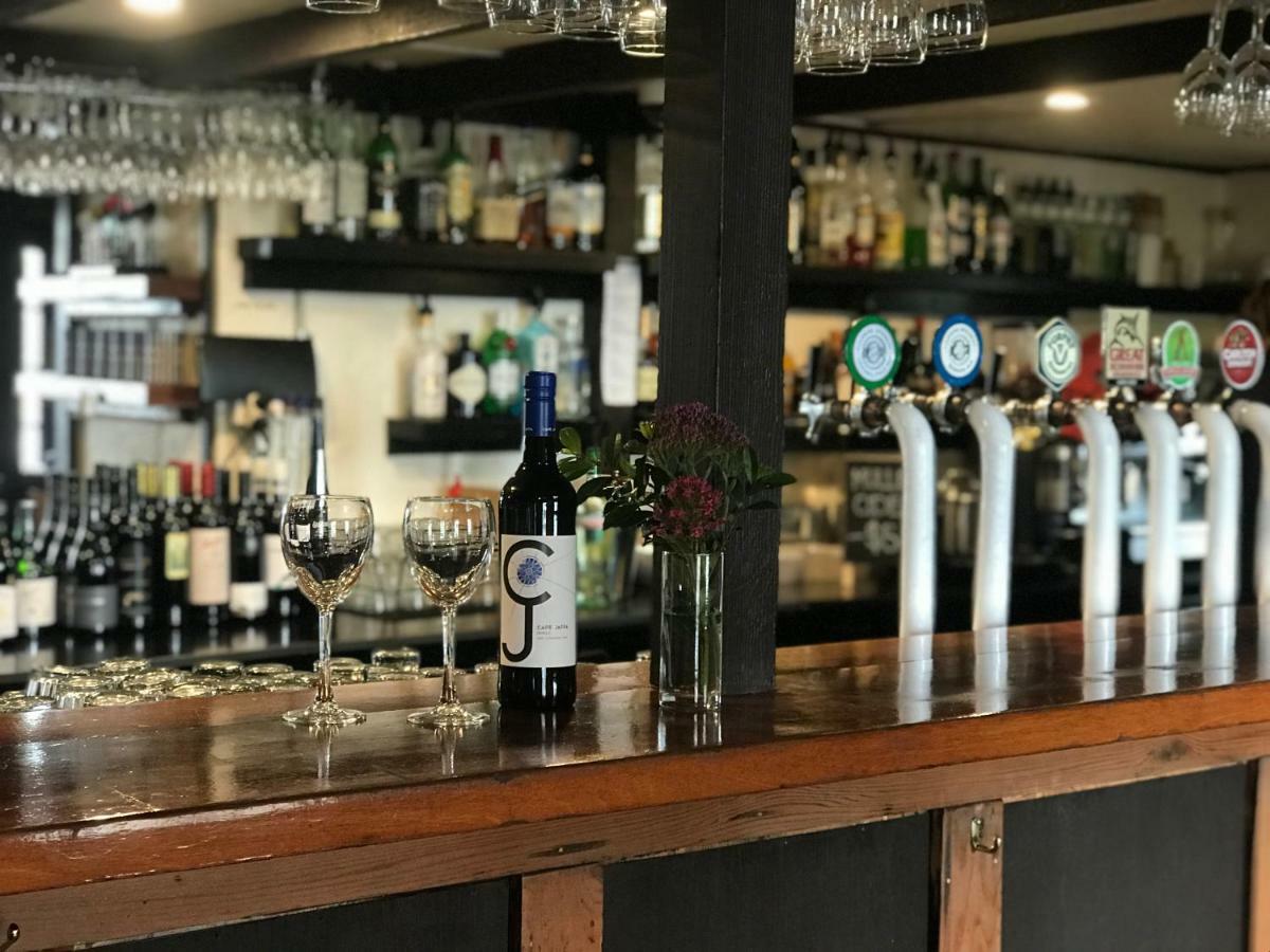 Caledonian Inn Роб Экстерьер фото